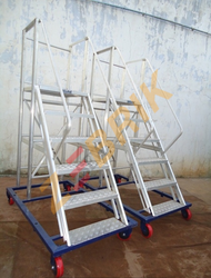 Mobile step ladder